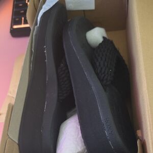 Roxy Black Woven Flip Flops